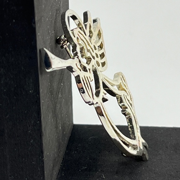 Holiday Angel Trumpeter Pin/Brooch Silvertone/Vintage - Picture 4 of 8